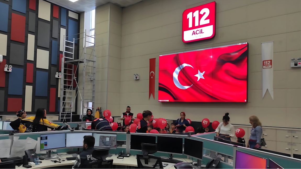 Minik Kahramanlar 112 Acil Çağrı Merkezi'ni Ziyaret Etti